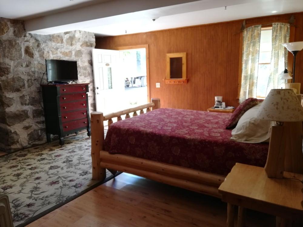 The Woods Inn photo 77