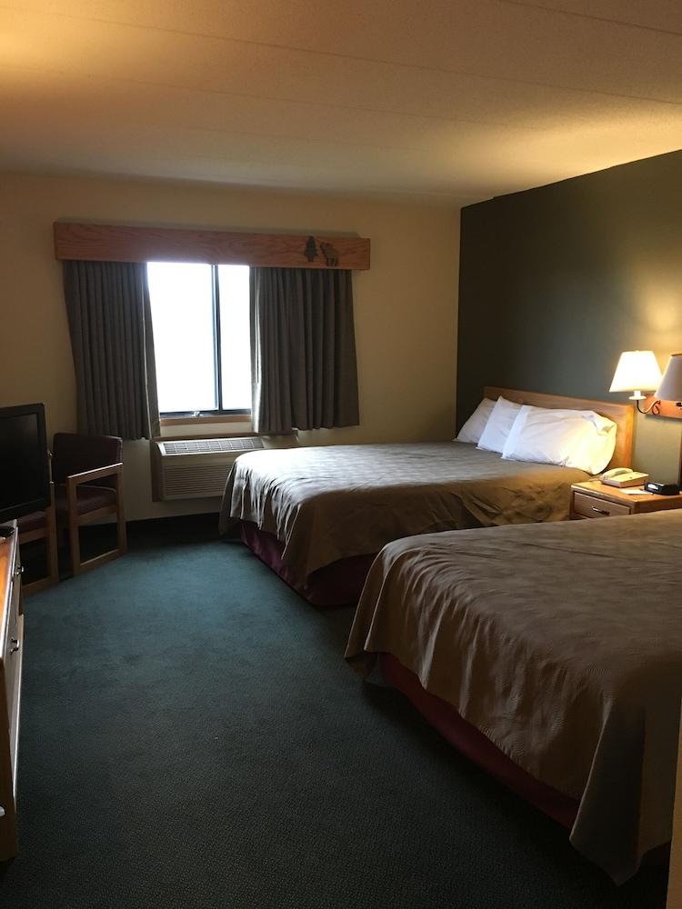 Moose Lake Lodge & Suites photo 12