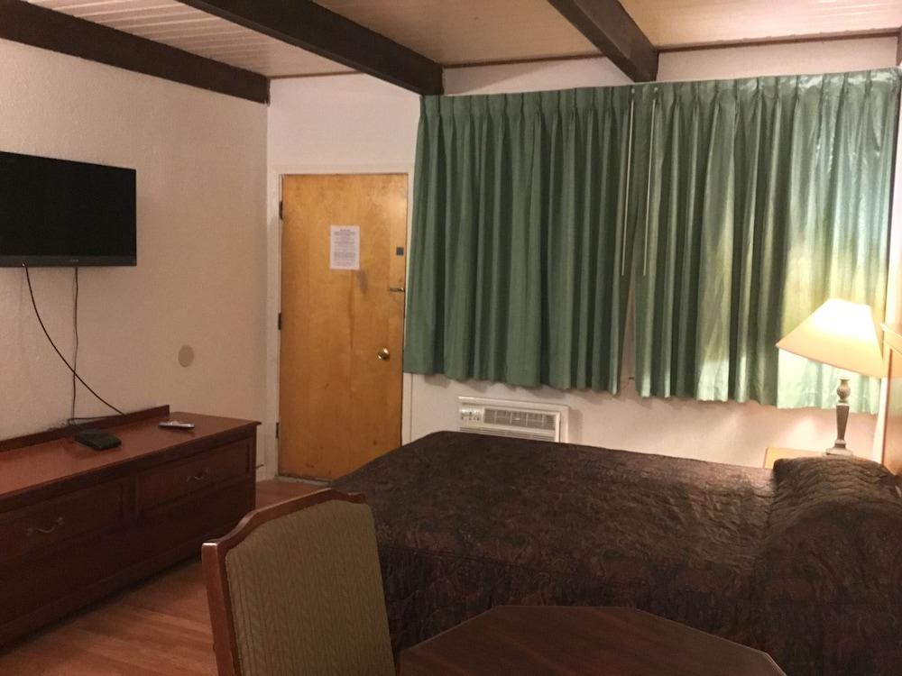 Pacific Lodge Tacoma photo 3