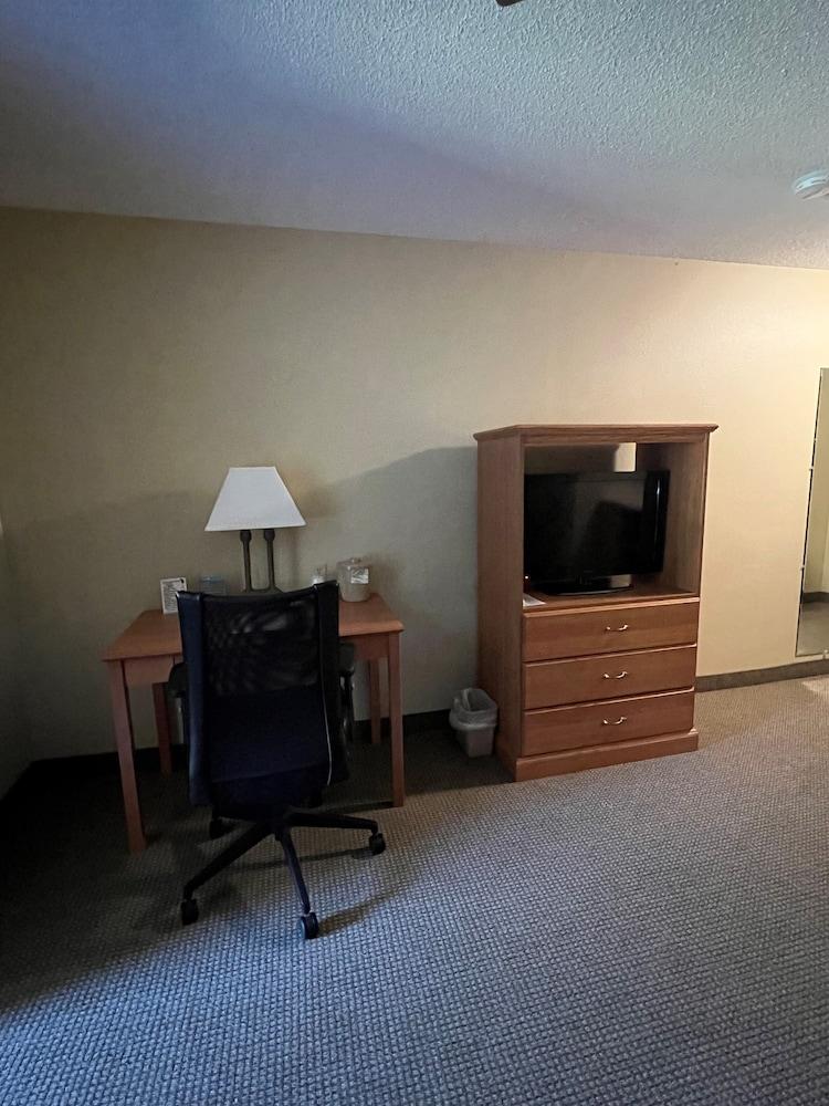 Country Inn Walker photo 18