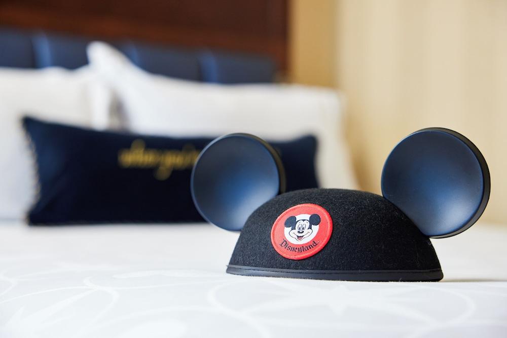 Disneyland Hotel photo 42