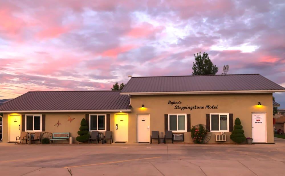 Bybee's Steppingstone Motel photo 1