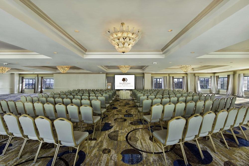 DoubleTree by Hilton San Pedro - Port of Los Angeles photo 57