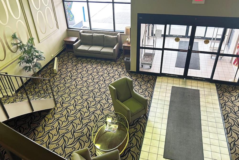 Blue Way Inn & Suites La Crosse photo 23
