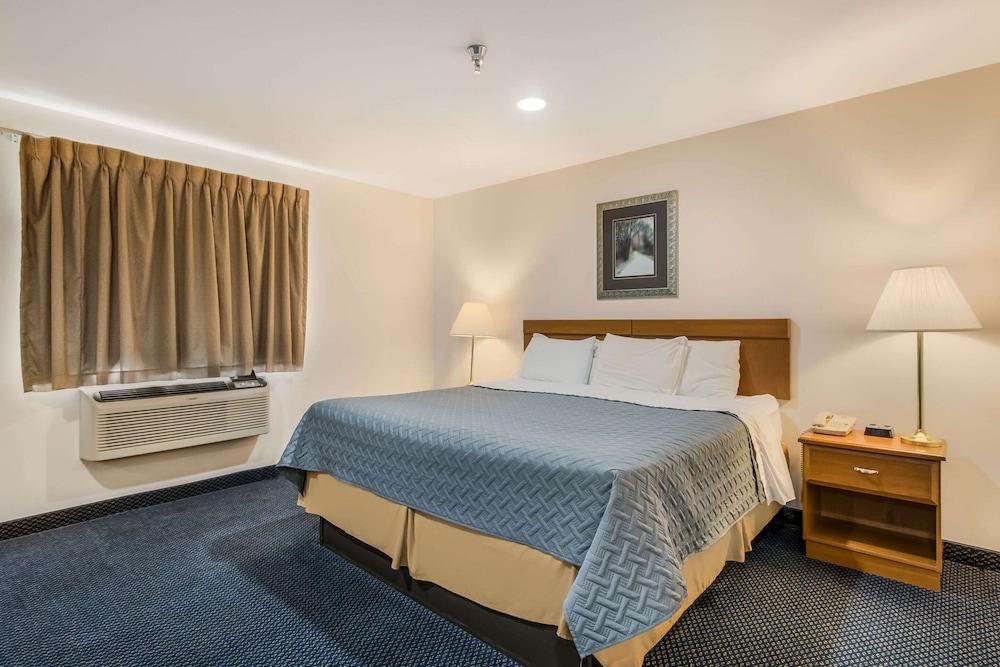 Econo Lodge Rice Lake photo 20