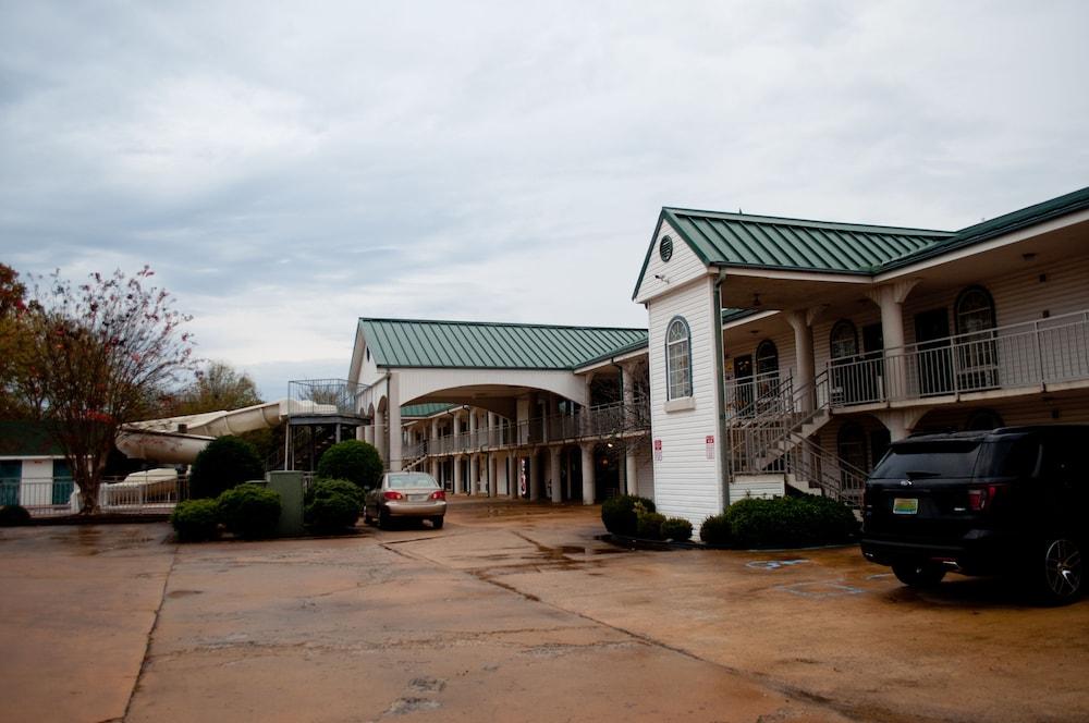 Americana Inn photo 14