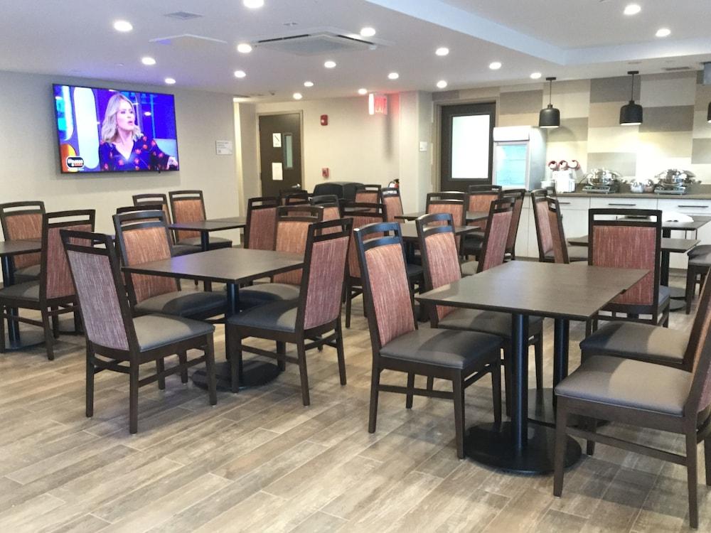 Ramada by Wyndham Bronx Terminal photo 16
