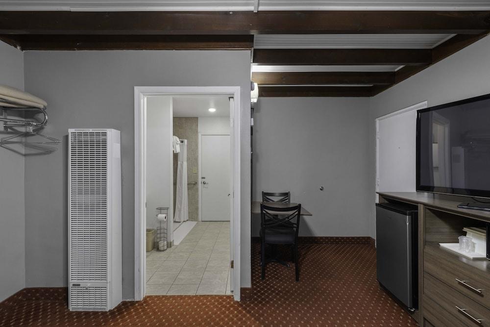 Budget Lodge Ruidoso photo 37