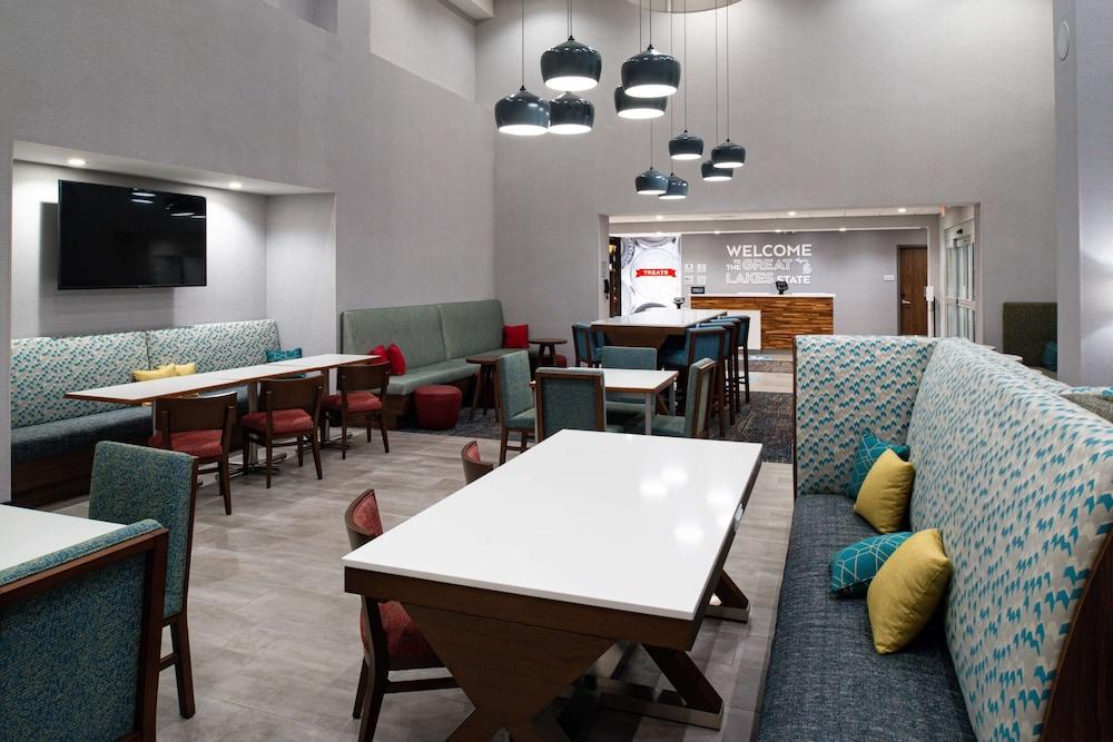 Hampton Inn & Suites Adrian photo 46