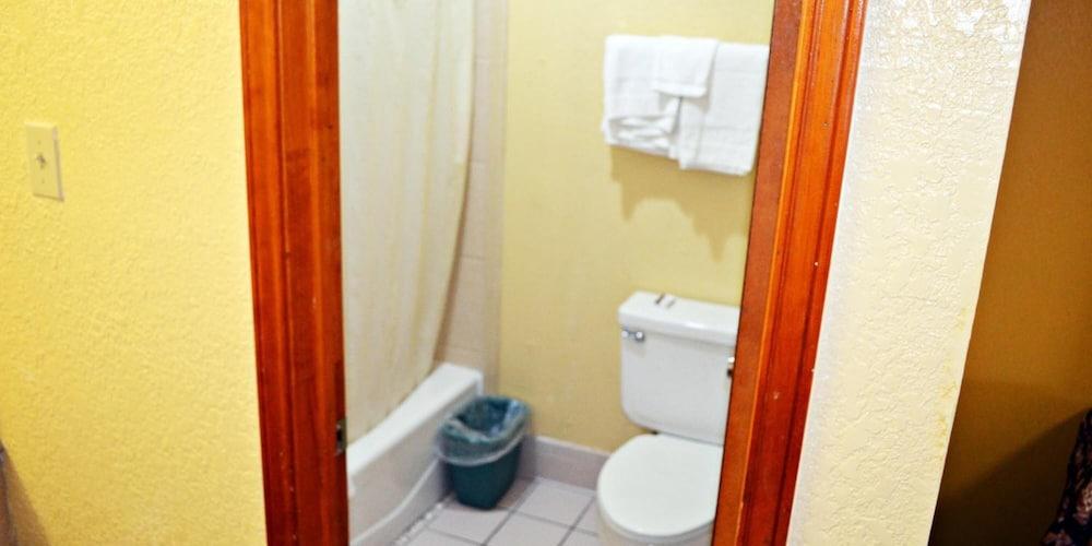 Aloha Inn photo 44