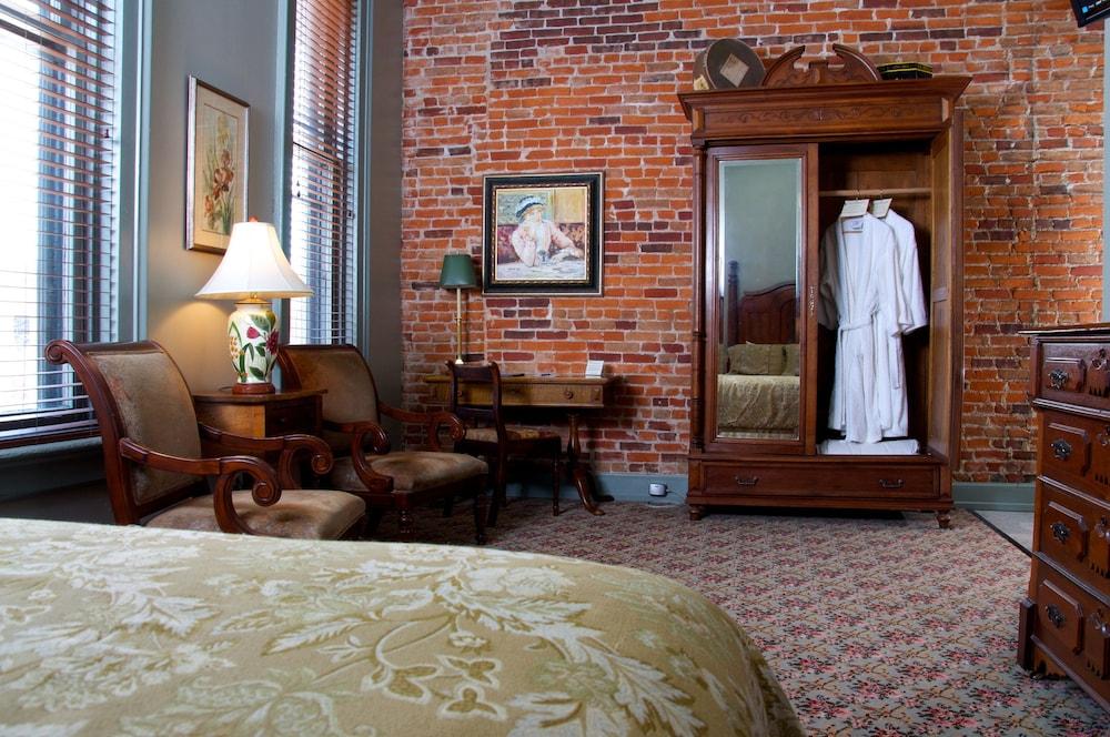 The Black Hawk Hotel photo 49
