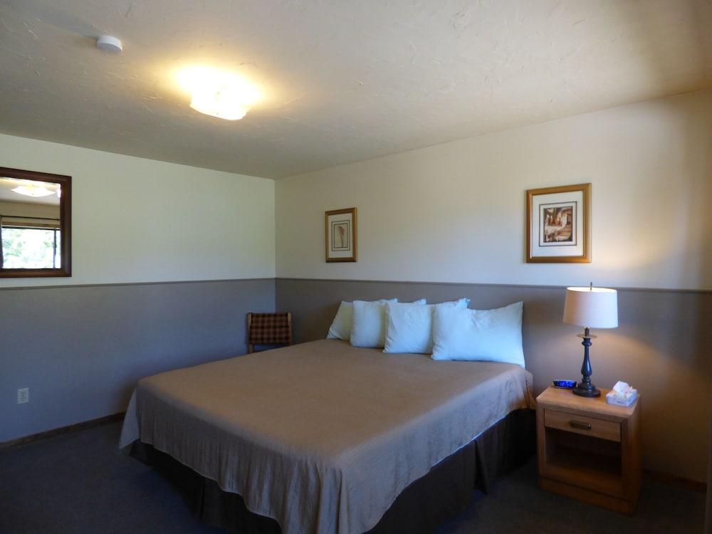 The Hitching Post Hotel and Farm Store photo 22
