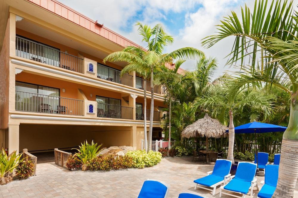 Coconut Cove All-Suite Hotel photo 1