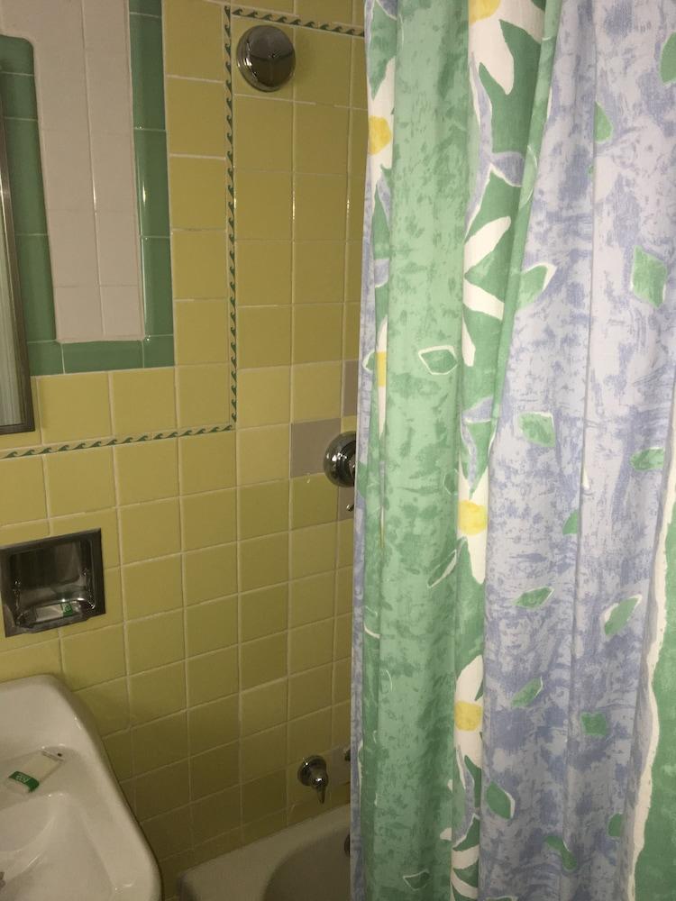 Anchor Motel photo 9