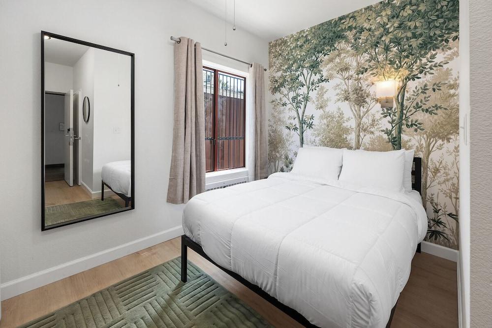 Little Italy Inn - Limited Service Apart Hotel photo 30