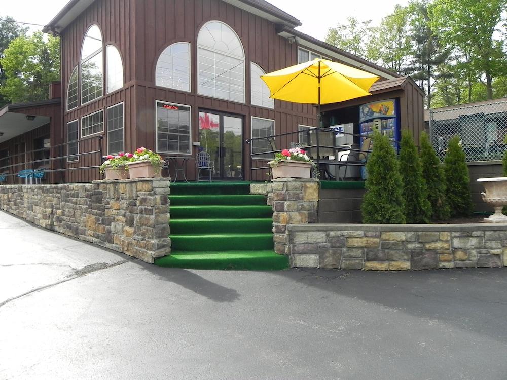 Mohican Resort Motel photo 60