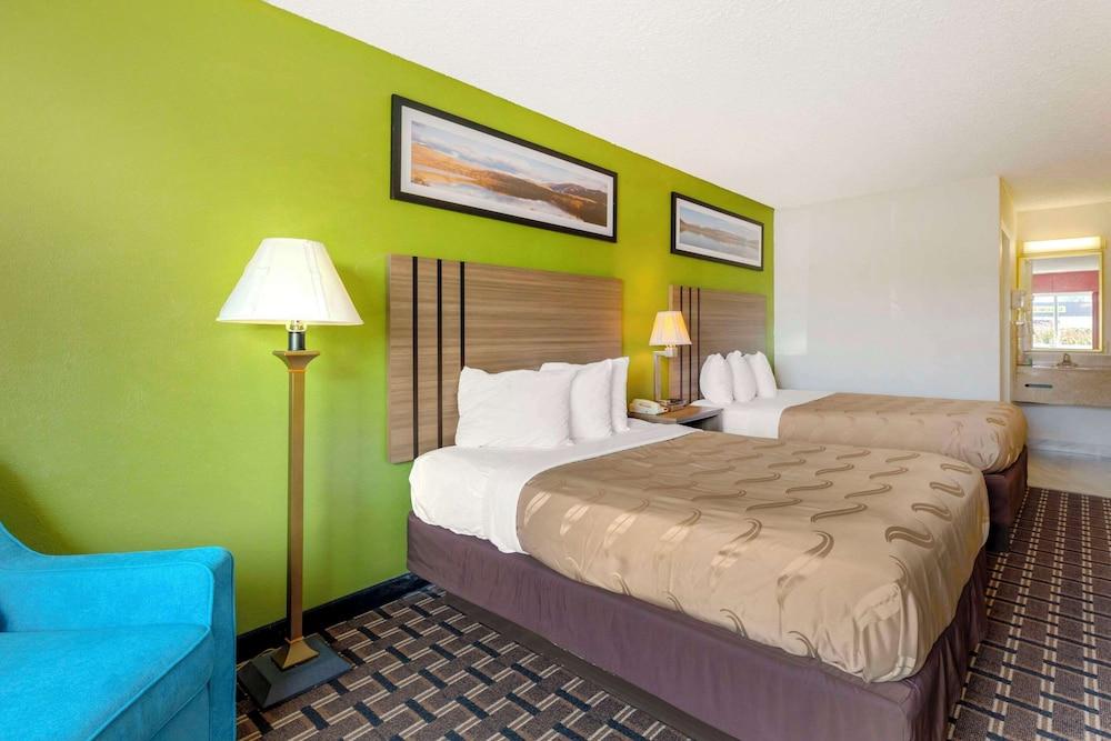Quality Inn Huron photo 11