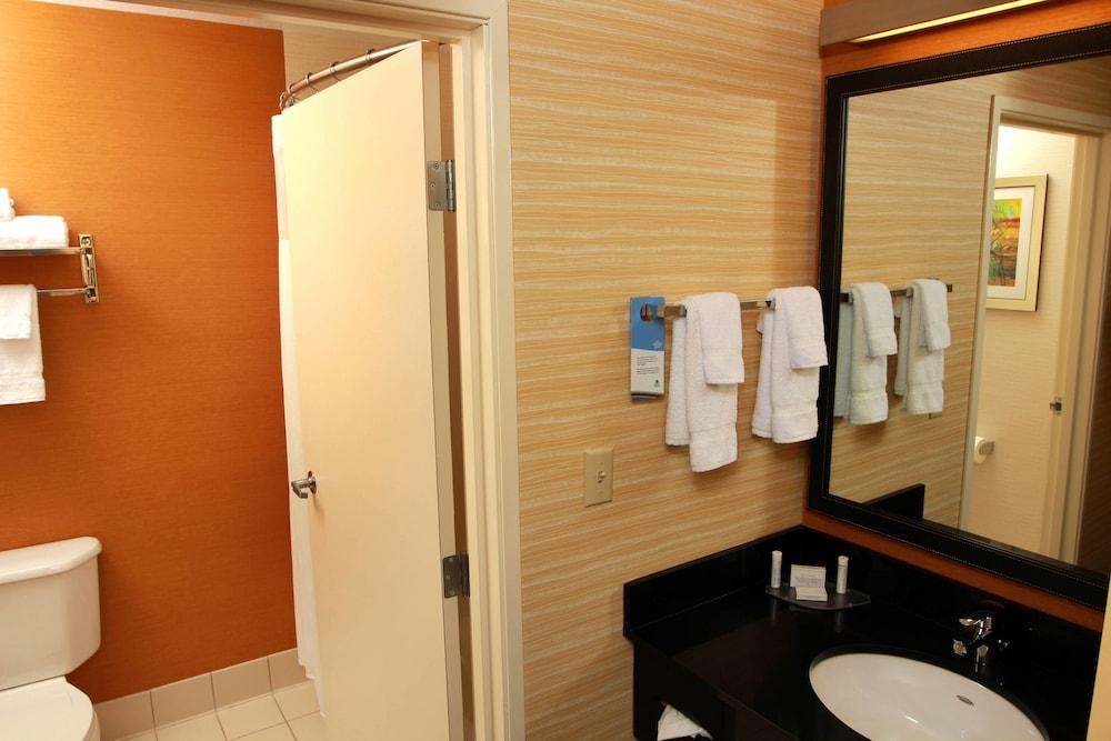 Spark by Hilton Traverse City photo 8