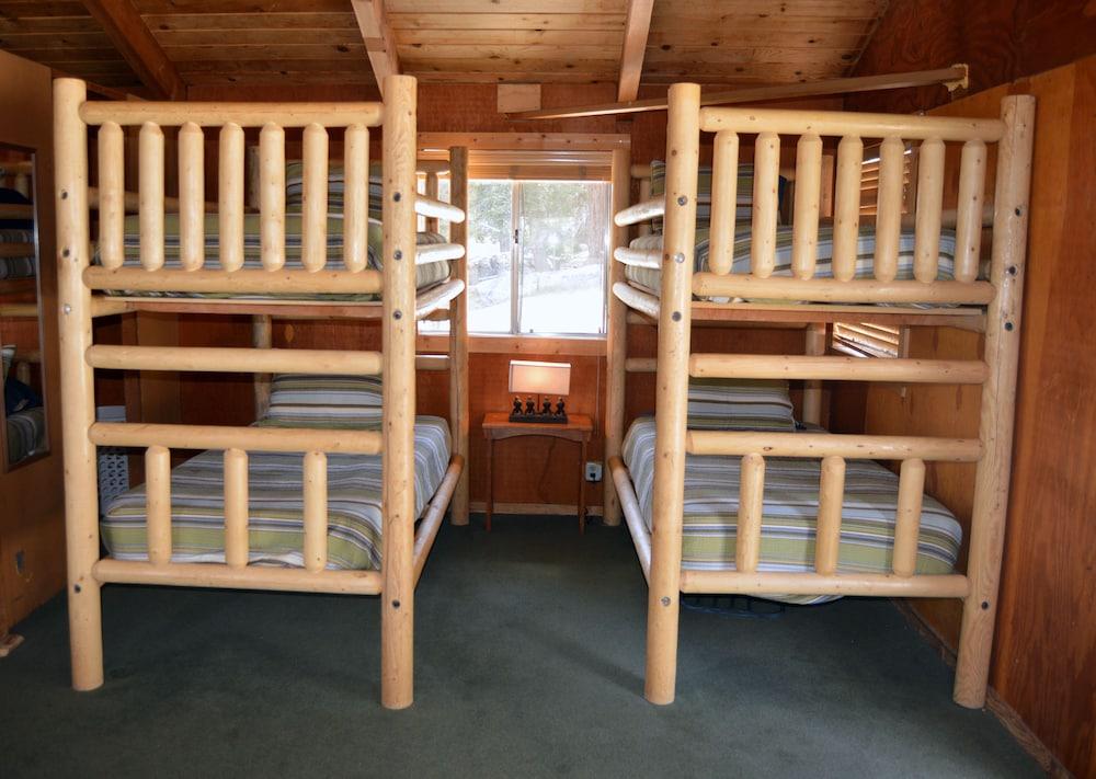 Montecito Sequoia Lodge photo 54