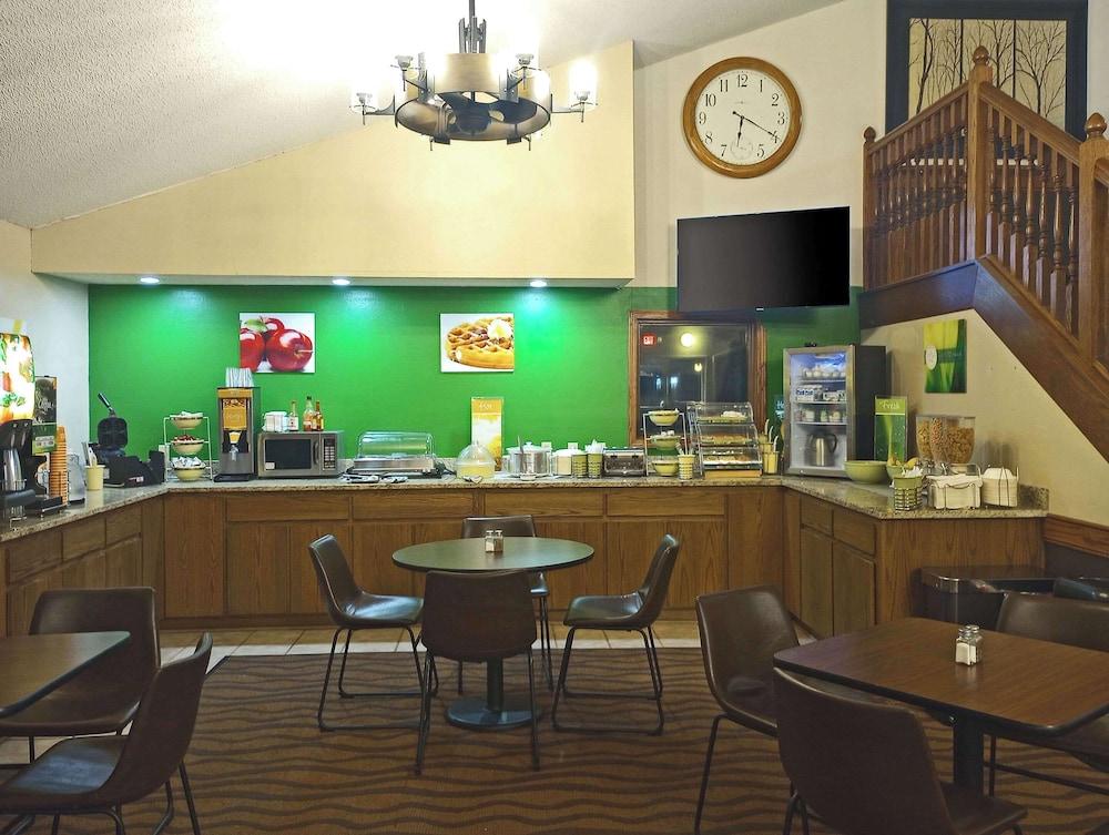 Quality Inn Atchison photo 27