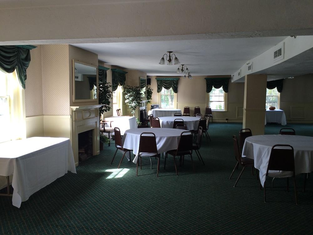 Hunters Grille and Tap at The Grafton Inn photo 3