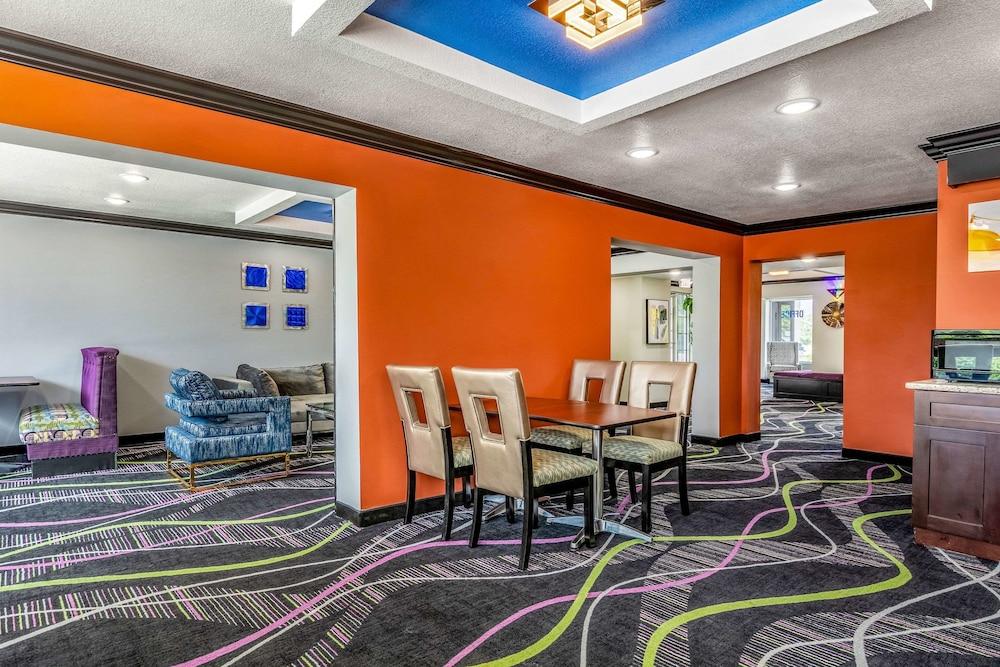 Quality Inn photo 2
