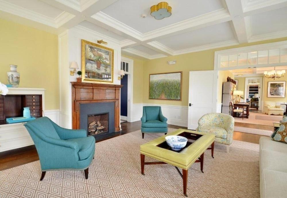 The Quogue Club at Hallock House photo 29