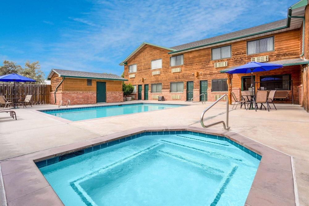 Inn at Lander, Travelodge by Wyndham photo 40
