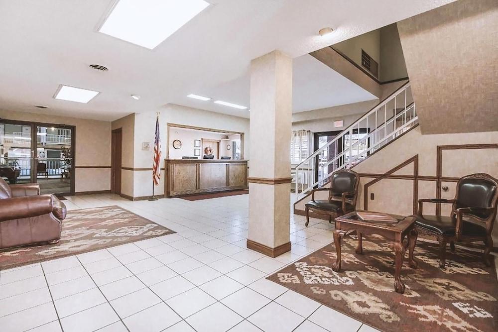 Coratel Inn & Suites By Jasper McCook photo 5