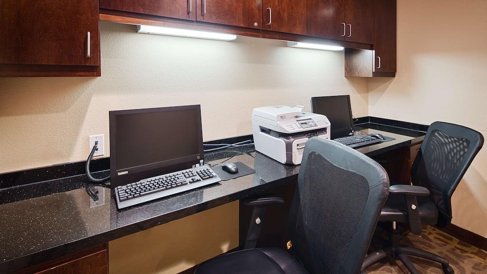 Best Western Plus Desoto Inn & Suites photo 22