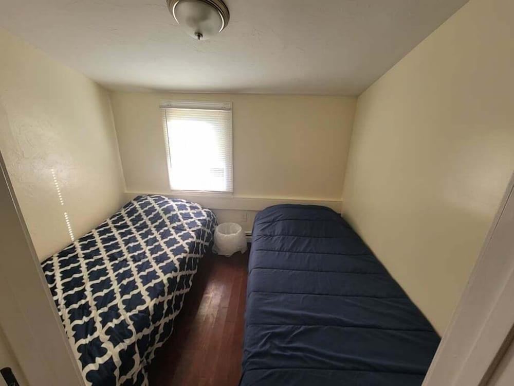 Bedroom Near Downtown Boston - Hostel photo 12