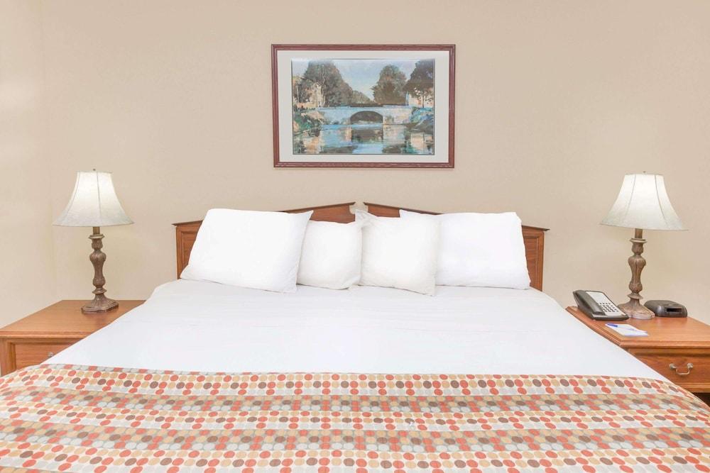 Baymont by Wyndham Grenada photo 6