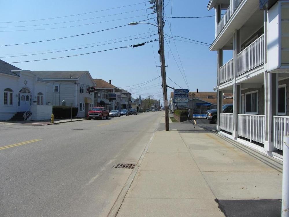 Green Dolphin Motel photo 79