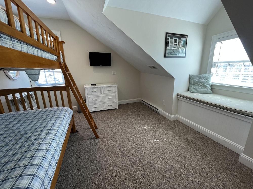 Beach Breeze Inn photo 90