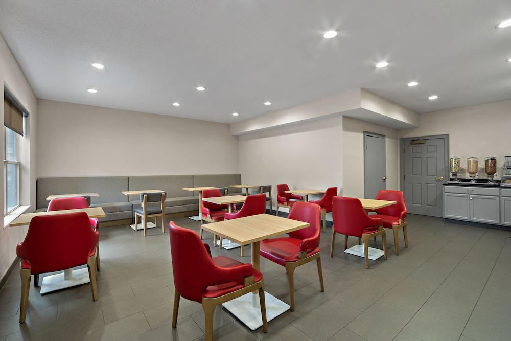 Comfort Inn & Suites Santee photo 15