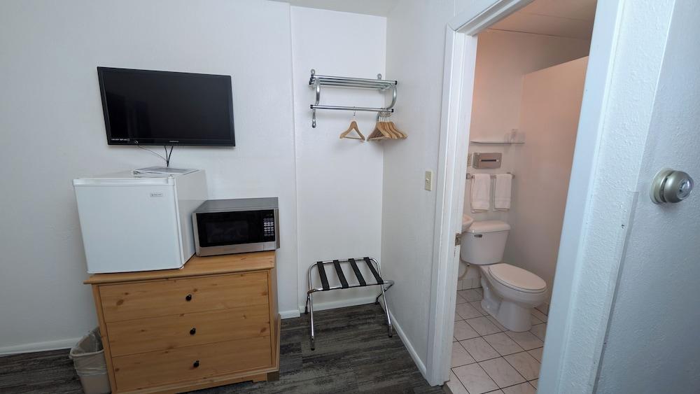 Restwel Motel photo 53
