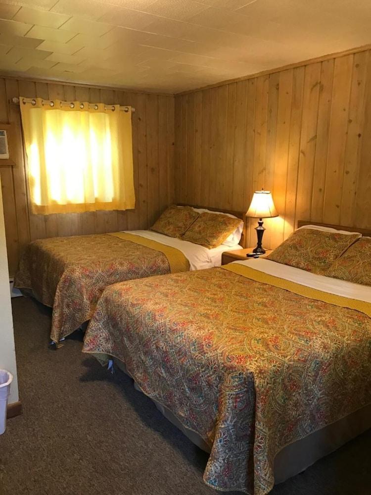 Royal Motel photo 11