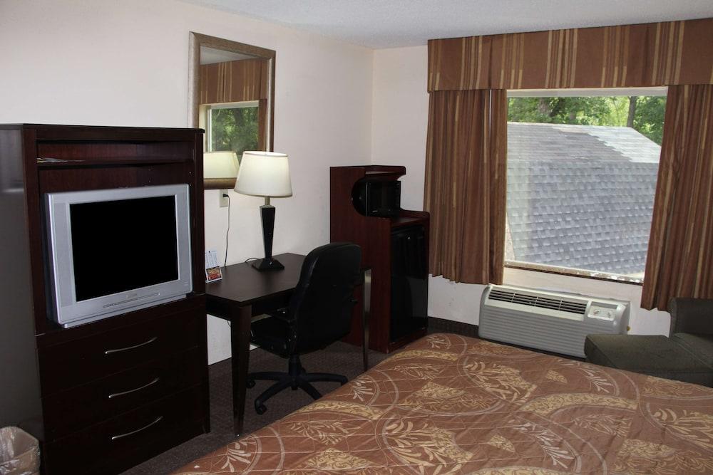 Jameson Inn and Suites Riverdale photo 44