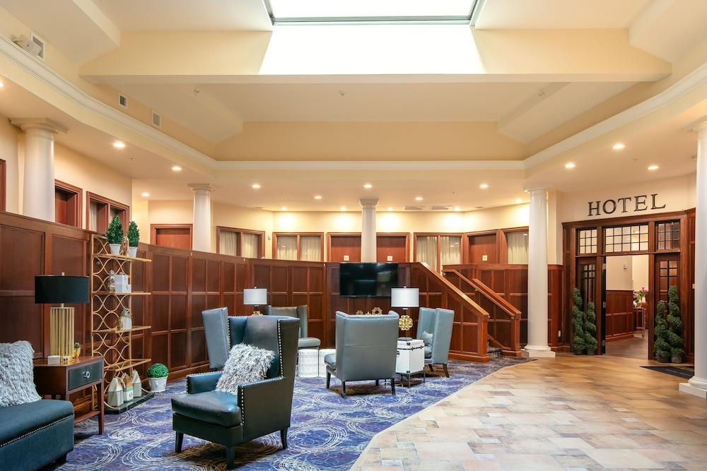Bicycle Street Inn and Suites photo 8