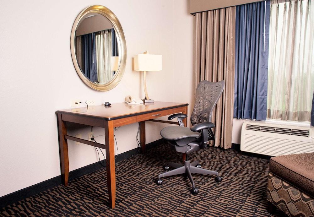 Hilton Garden Inn Austin NW - Arboretum photo 15