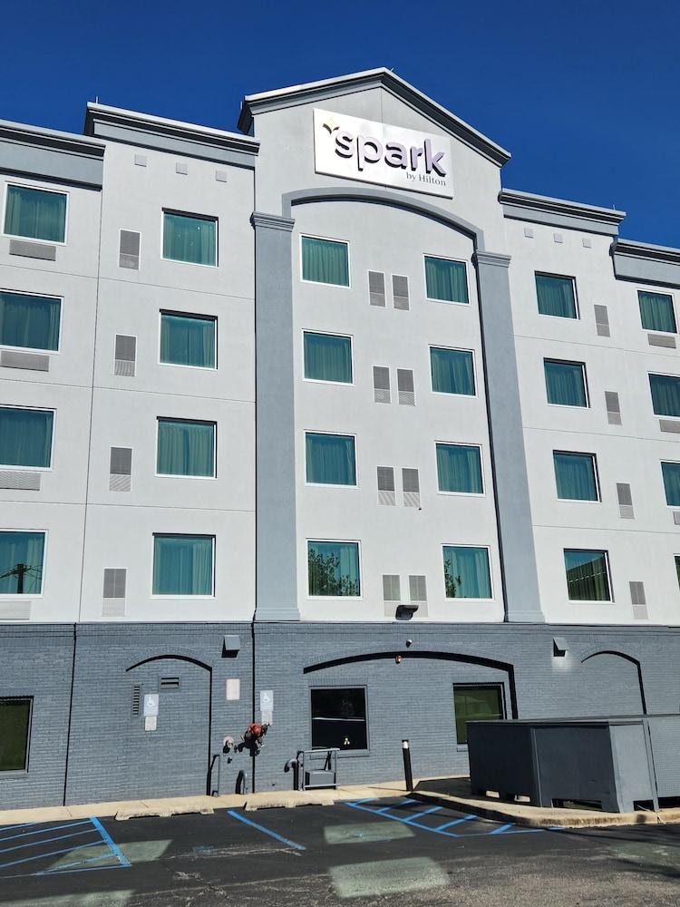 Spark by Hilton Rahway photo 36