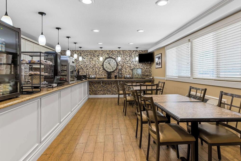 Best Western of Harbor Springs photo 28