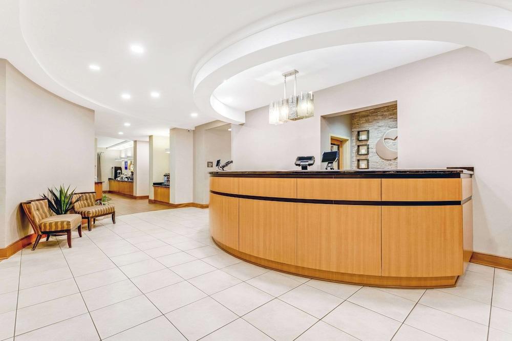 Comfort Suites Murfreesboro Shopping District photo 3