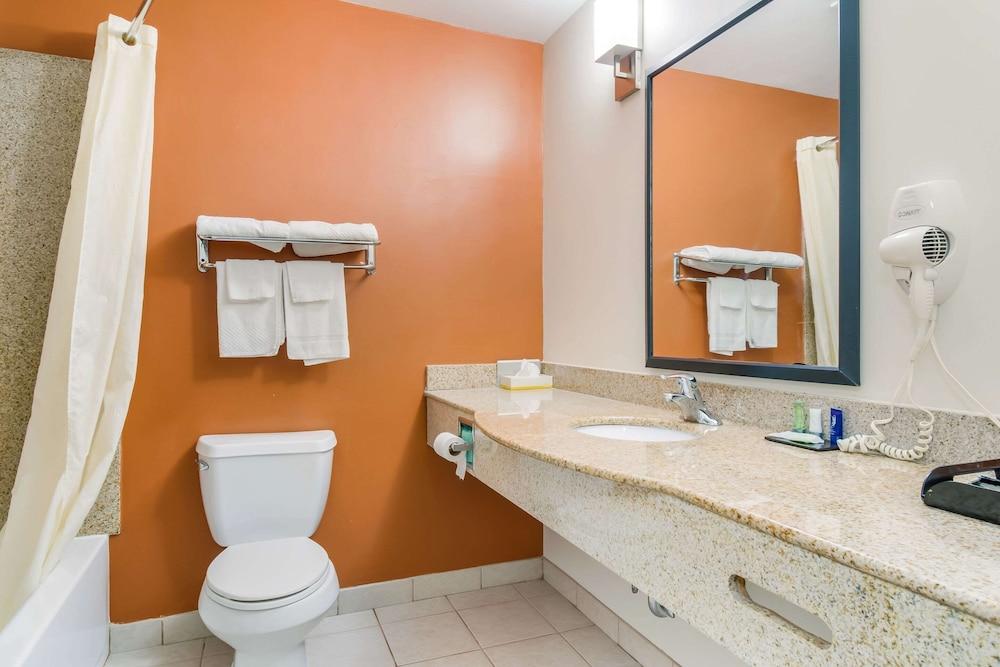 Sleep Inn & Suites Ronks - Lancaster Area photo 32