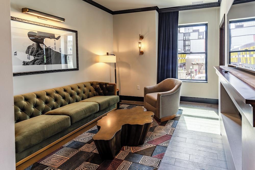 Hotel Renegade photo 2