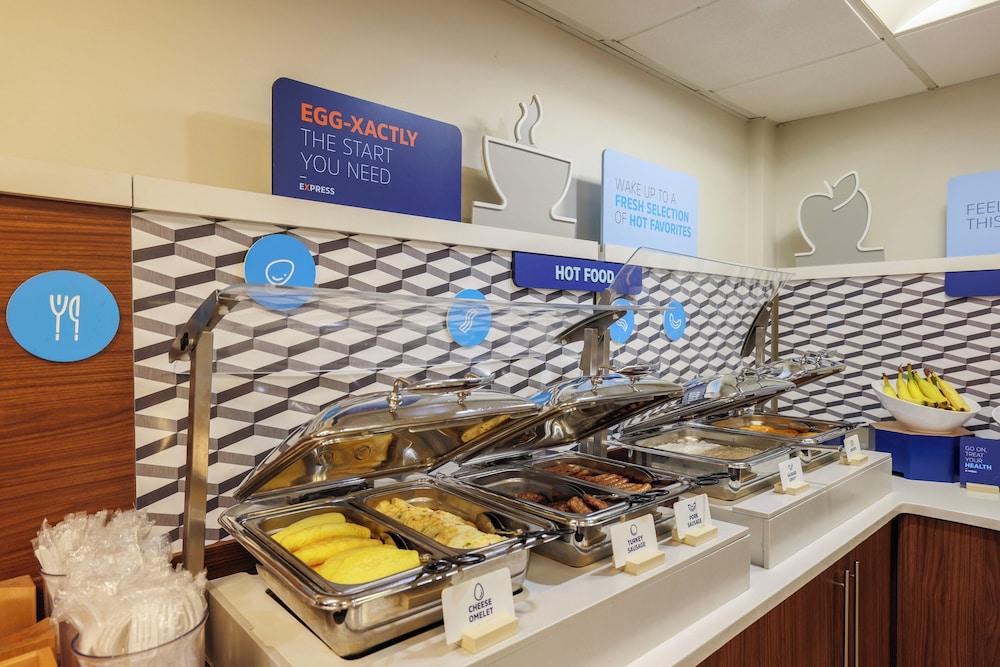 Holiday Inn Express Burlington by IHG photo 57