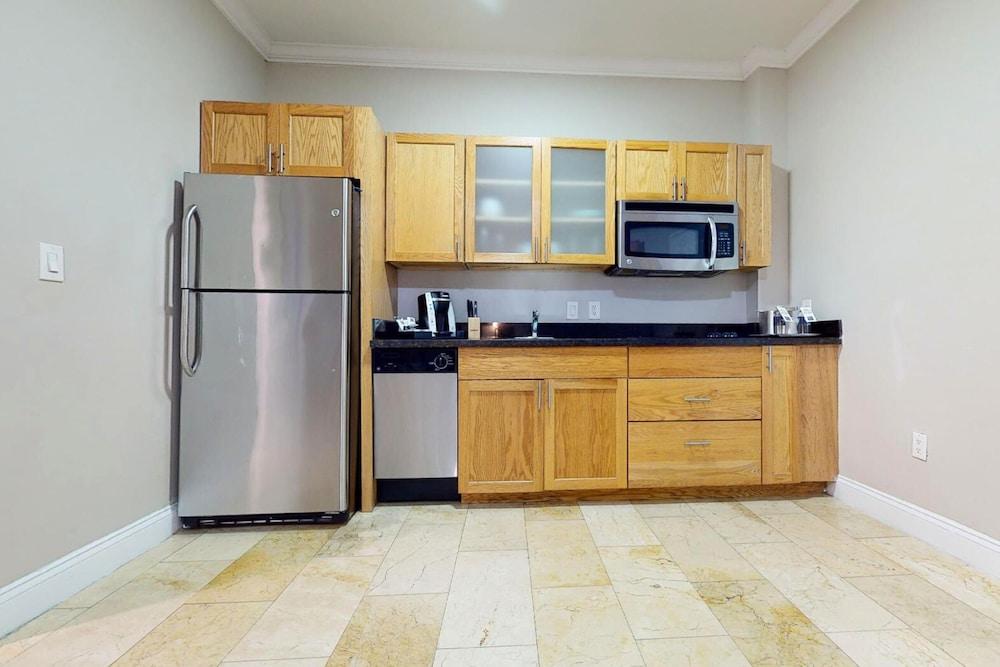 Nuvo Suites Hotel photo 25