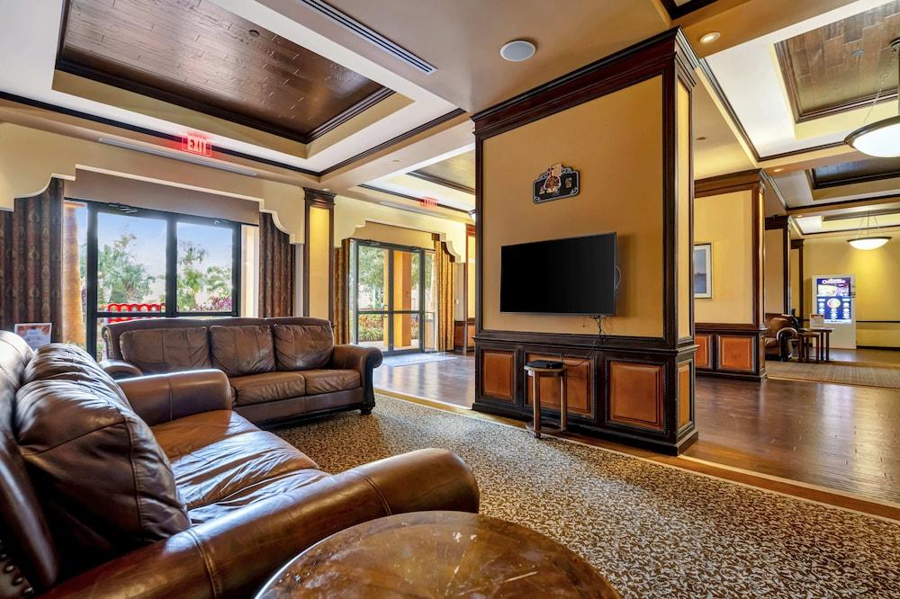 The Village Resort Suite and Spa photo 9