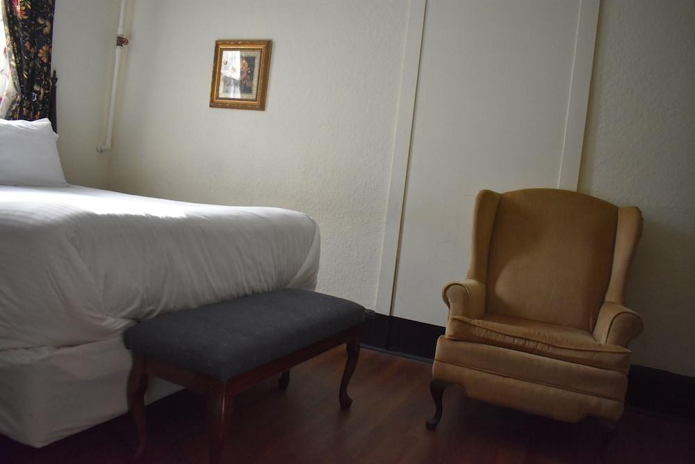 The DeLand Hotel photo 66