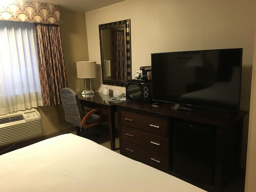 District Hotel by OYO Portland Convention Center photo 19
